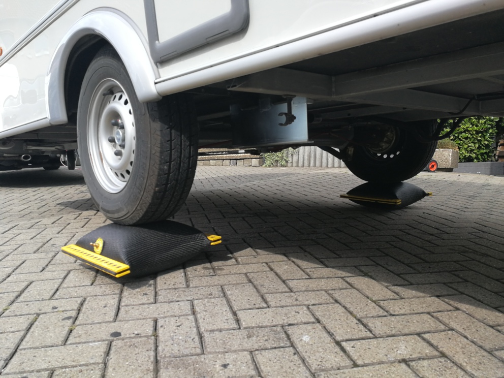 EMUK Hebekissen statt Auffahrkeile für unser Wohnmobil